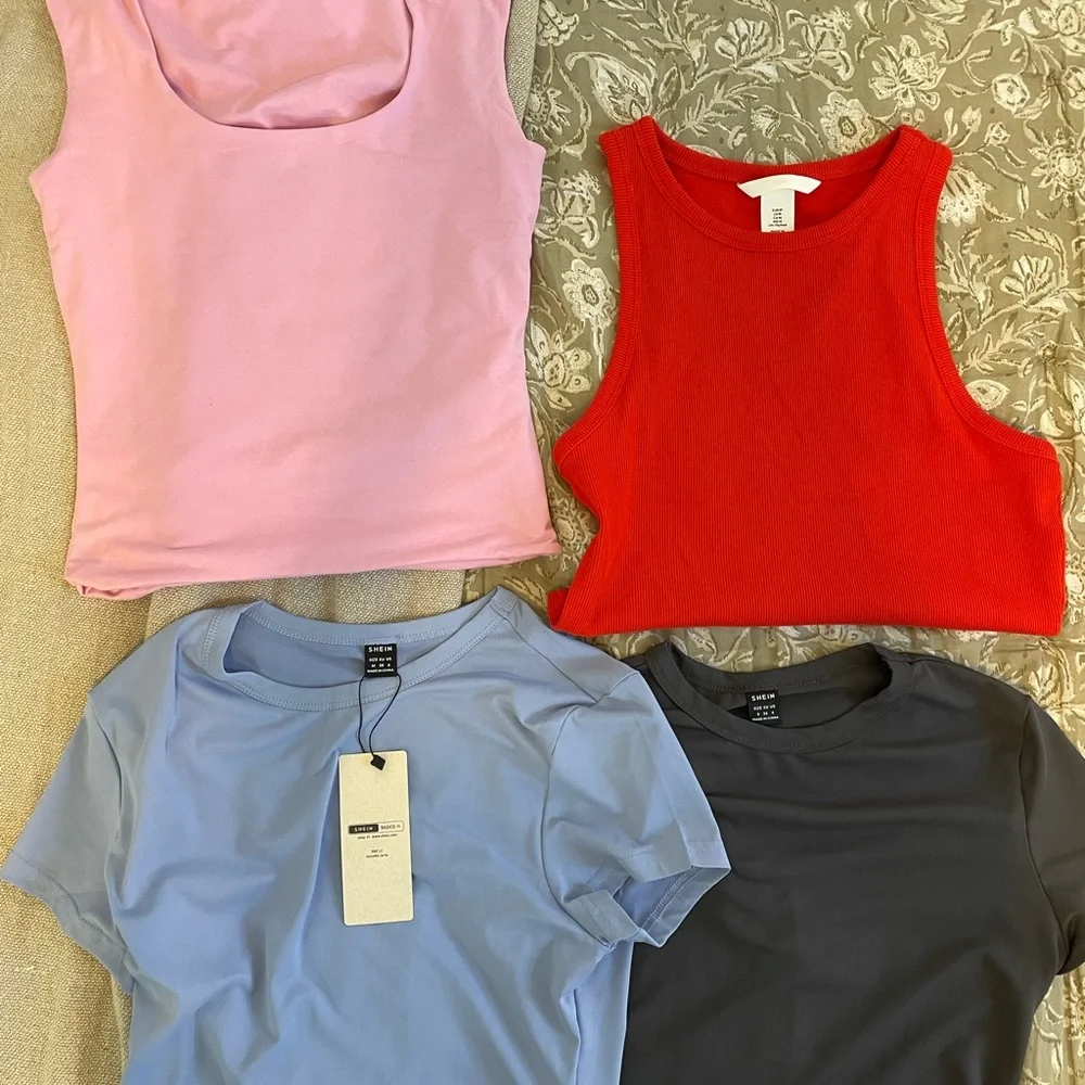 Crop Top Bundle (4) - Picture 1 of 4